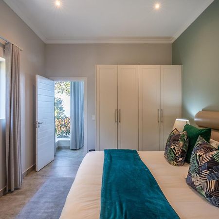 Seashore 2 Bedroom Luxury Unit - Breakwaters Haven Knysna Exteriör bild
