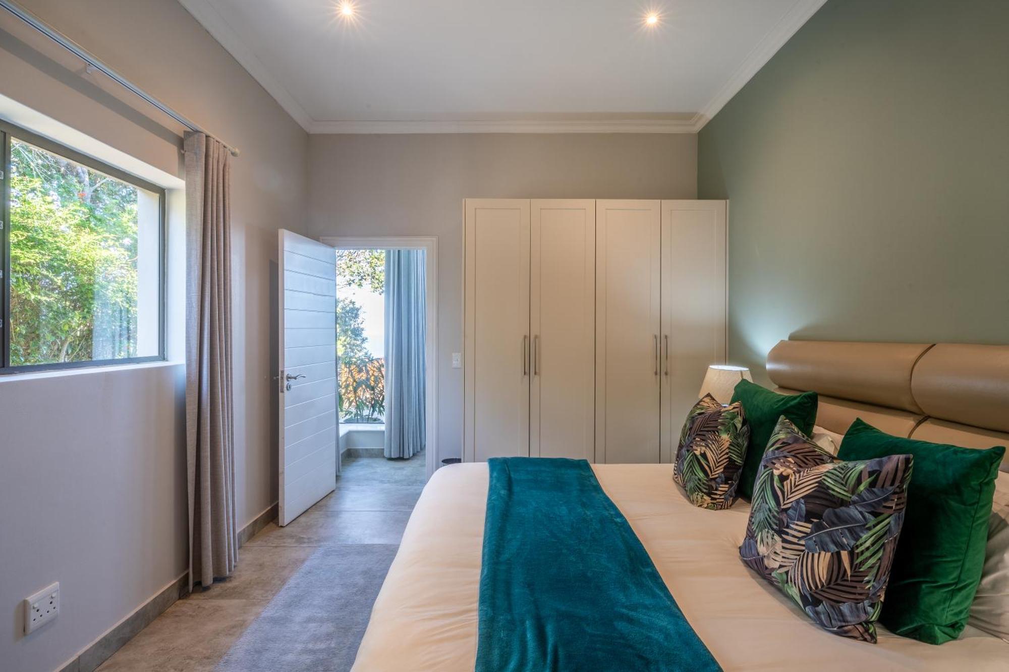 Seashore 2 Bedroom Luxury Unit - Breakwaters Haven Knysna Exteriör bild